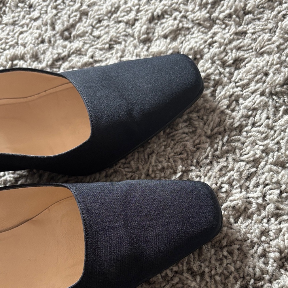 Anne Klein Black Square-Toe Mid Block Heel Pumps - Picture 13 of 13